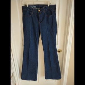 JCrew, high heel flare jeans. Size 31. Color Faded blue. New unwashed.